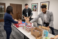 November 21, 2023: Sen. Miller Packing Food Boxes at Meals on Wheels of the Greater Lehigh Valley.