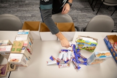November 21, 2023: Sen. Miller Packing Food Boxes at Meals on Wheels of the Greater Lehigh Valley.