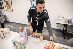 November 21, 2023: Sen. Miller Packing Food Boxes at Meals on Wheels of the Greater Lehigh Valley.